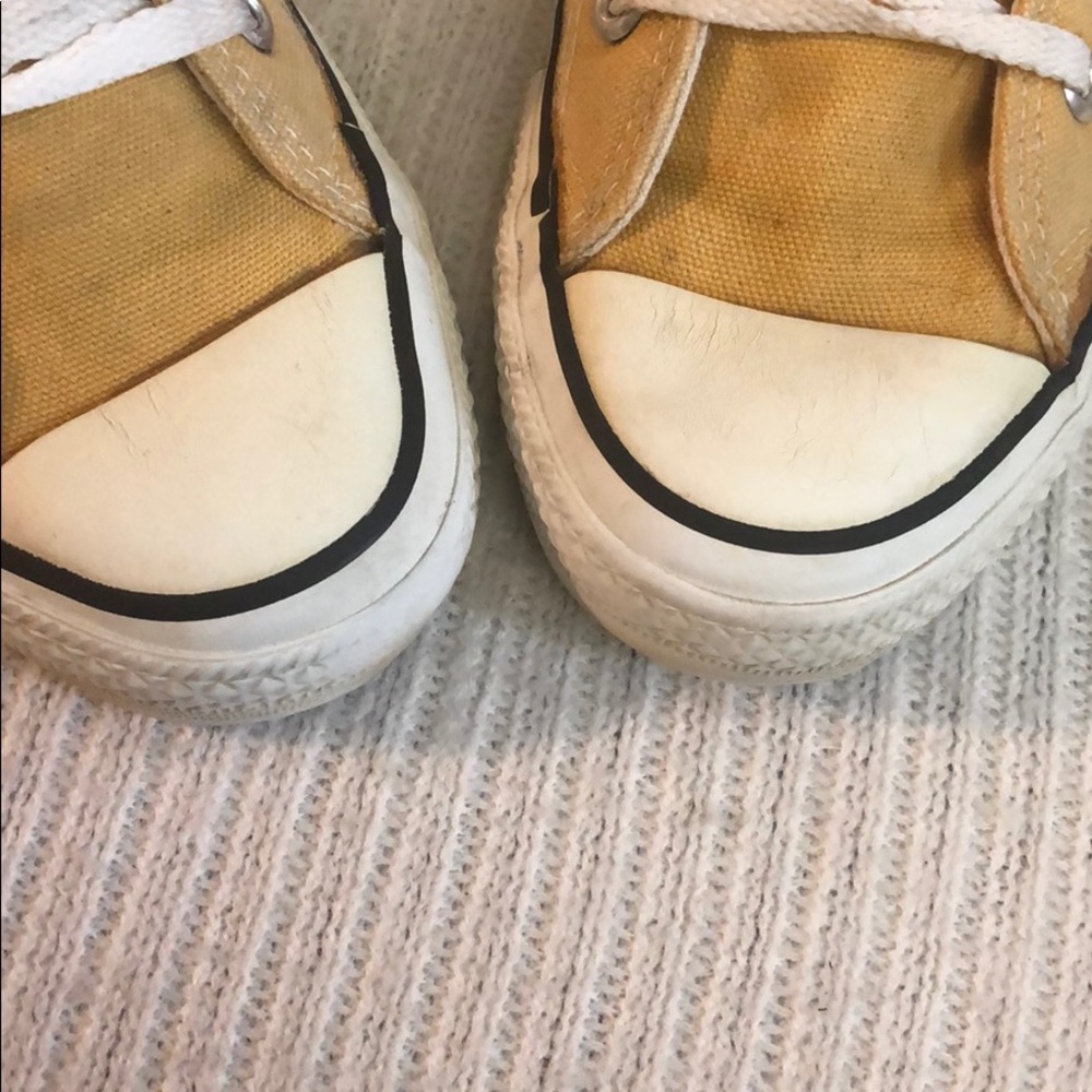 ⭐️ Yellow Converse All Stars ⭐️ - Picture 2 of 7